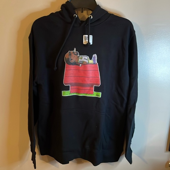 Snoop Dog on top of a dog house large men’s hoodie - Picture 2 of 5